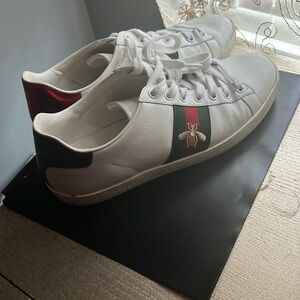 Gucci size 8 1/2 fair condition